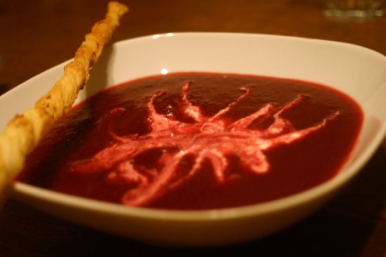 Rote-Bete-Suppe mit Meerrettich