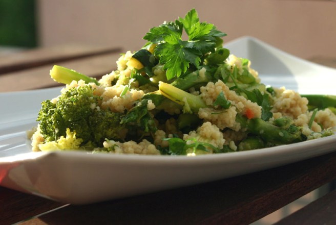 grüner couscous mit Spargel