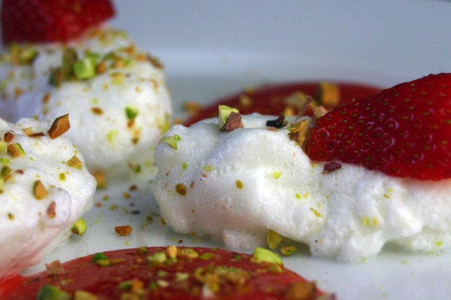 Schnee-Eier mit Pistazien