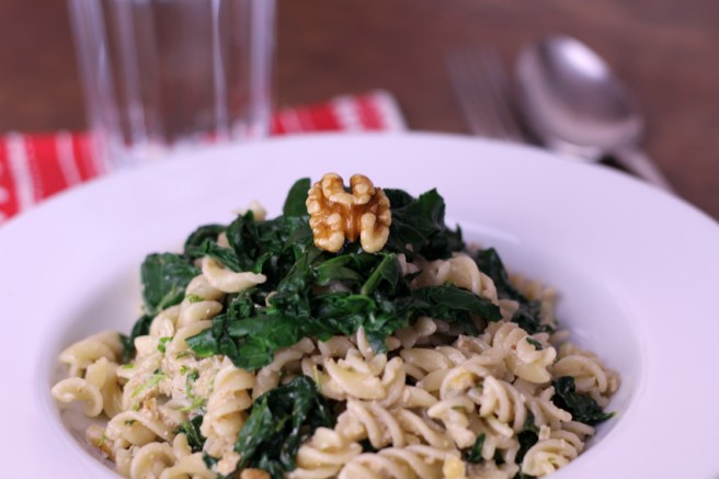 Walnuss-Pesto mit frischem Blattspinat