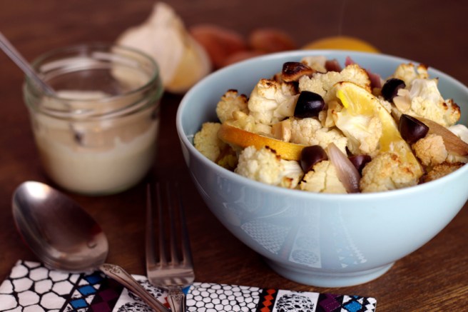 Gegrillter Blumenkohl mit Tahini (nach Vegan Oriental)