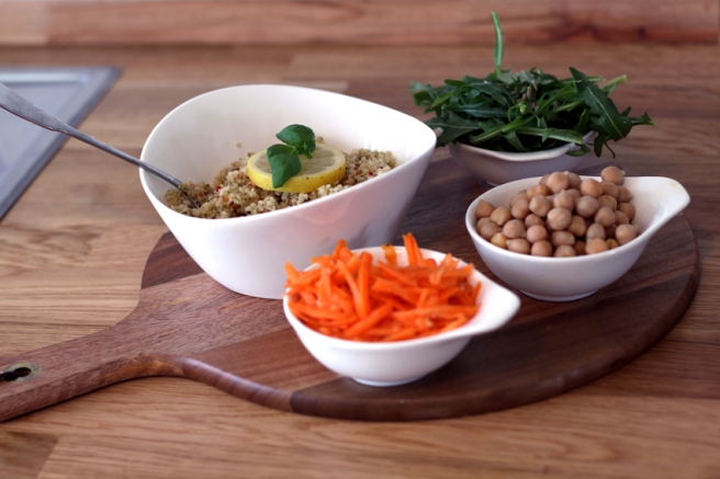 vegan Lunchbox zum Mitnehmen – Couscous-Kichererbsen-Salat