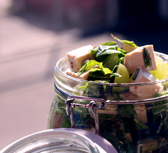 Spinat Tofu Salat Weintrauben vegan