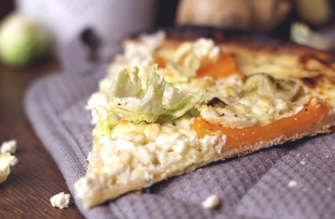 Flammkuchen Kürbis Rosenkohl Feta