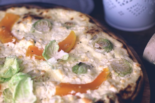 Flammkuchen Kürbis Rosenkohl Feta